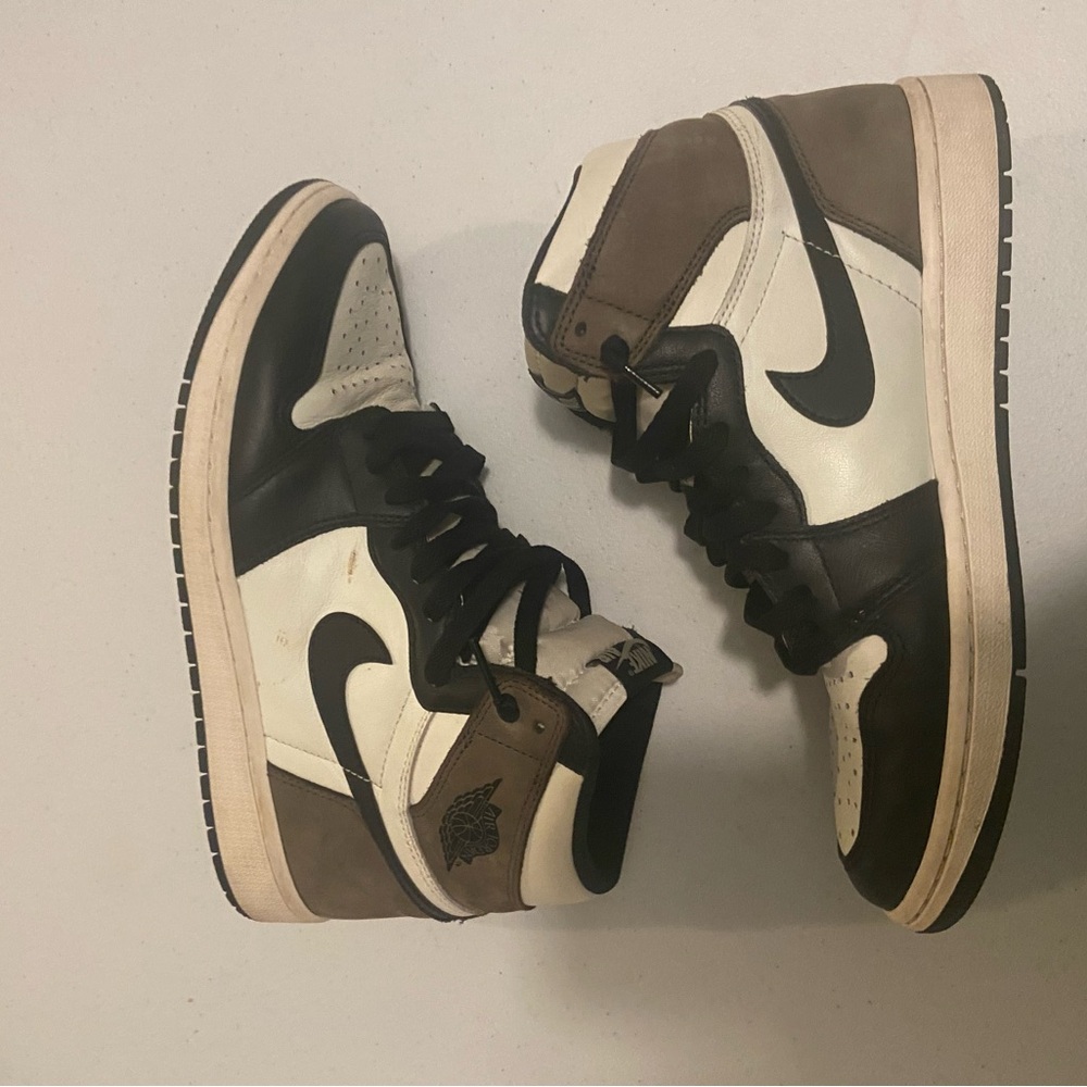 Jordan 1 mocha (PAY THROUGH APPLE PAY—PRICE NEGOTIABLE) - Picture 1 of 6